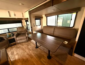 Keystone RV Hideout 25RLWE