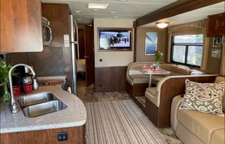 “Bruno” Big Coachmen & Bunkhouse sleeps 9!