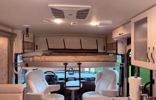Luxury Winnebago Adventurer – Drive, Camp or Glamp