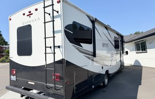 2022 Entegra Odyssey 31F with Double Bunk Beds