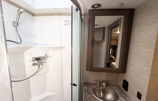 2023 Thor Motor Coach class C 31 feet