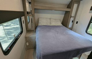 Keystone Hideout | Cozy and Modern Bunkhouse