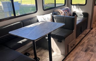 Fully Stocked 2021 Kodiak 283BHSL – Sleeps 10