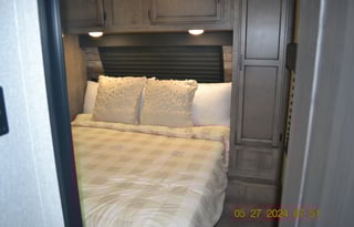 2022 Venture RV SportTrek ST327VIK