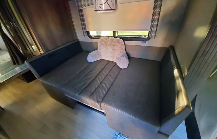 Dinette converts to bed for 2.