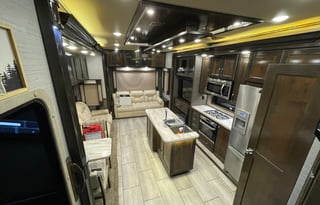 Luxury Pet Friendly RV priced to rent!!!!