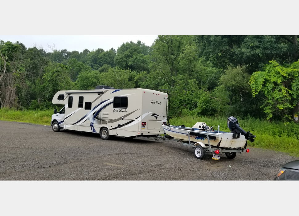 Class C Motor Home rentals in Evans City