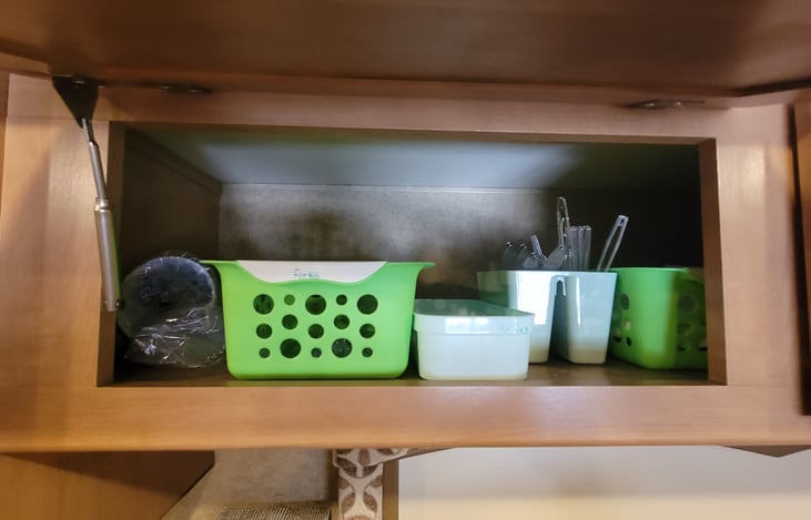 Plastic silverware means no dishes