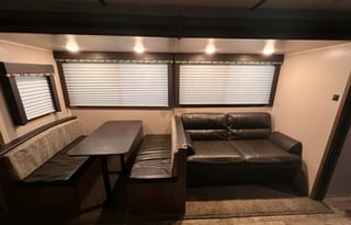 2020 Keystone Hideout 290LHS Sleeps 9