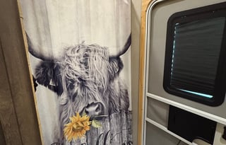 Rolling Family Retreat Bunk House with 2 full bath
