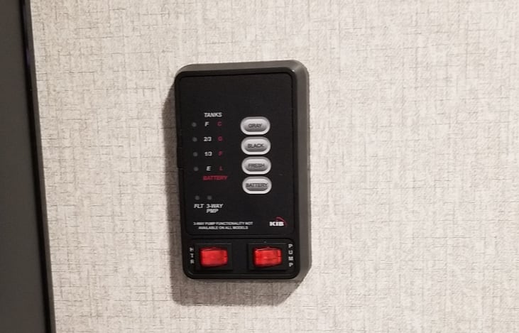 Monitor panel by refrigerator.
For campsites with out sewage hookups monitor Gray tank (sink and shower water)
Black tank (toilet)
Campsites with sewage only black tank
Do not turn on water pumpswitch