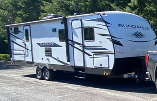 Fun Family Trailer! '22 Sundance Ultra Lite