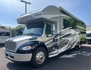 Entegra Accolade XL 37L