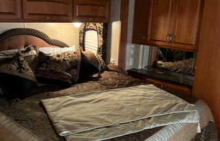 2009 Monaco Holiday Rambler Ambassador