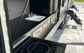 “Our Cozy Happy Place Travel Trailer Rental Puma “