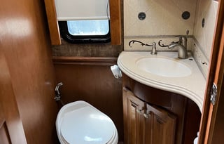 2012 Tiffin Phaeton HAL724