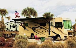 "Right Size" Class A. Sleeps 7 & Easy to Drive