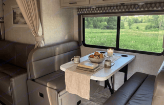 C22 Luxury Thor Motor Coach Quantum GR22