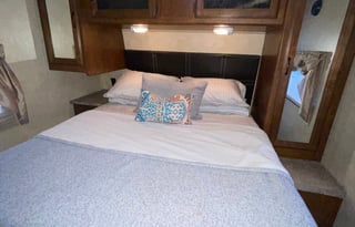 2015 Salem RV Trailer sleeps 7