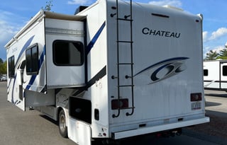 Kid and Pet Friendly Classy Chateau RV!