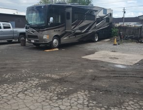 Thor Motor Coach Outlaw 37RB