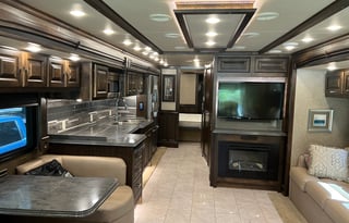 2017 Tiffin Motorhomes Phaeton 40 AH