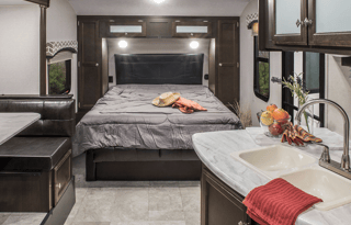 Lightweight Family Camper | Sleeps 6 | Bunks