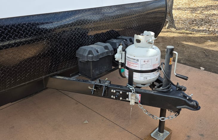 RV Battery
Propane
Hook up Area