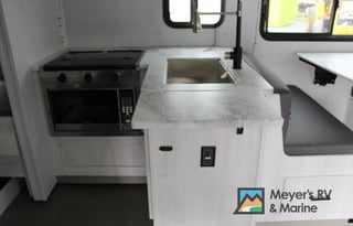 Home onWheels Harvey the RV 2024 EastTOWestEntrada