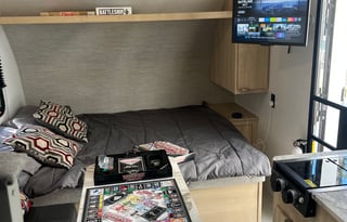 Lightweight trailer perfect for family getaway!