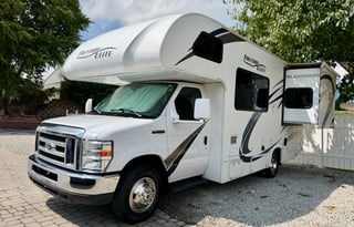 Ultimate Luxury! Easy to drive.