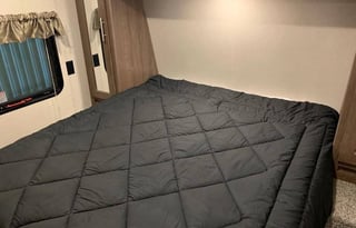 "The Hideout" - 2020 Keyston bunkhouse with 1.5 Bath