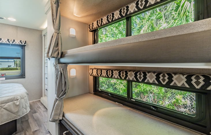 Love this Bunkhouse! Enough sleeping space for everyone!