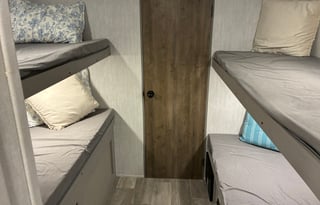 BUDGET FRIENDLY 2025 Coachmen RV Clipper 25QBH