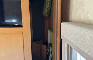 Large Camper - Vacation Ready/Full of Amenities