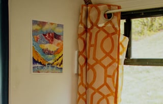 Couple & Bestie Adventure Bus - Cozy and Spacious