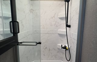 Rare King Bed | Auto Leveling | Easy to Drive