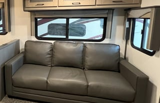 2021 Cruiser Twilight Signature TWS 3300
