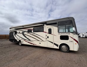 Thor Motor Coach Hurricane 34R