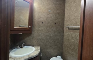 2014 Thor Motor Coach Miramar 32 1