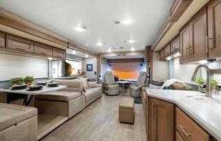 2021 Thor Motor Coach Miramar 35.2"Big Teddy"