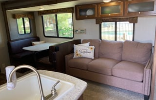 Great for families- 7 beds, 1 master bed