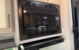 2025 Thor Chateau 21Z... 24 Ft... Easy to Drive...