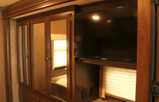 Enjoy Outdoors w/Family & Friends in Luxury!