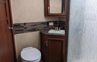 2014 Thor Motor Coach Outlaw 37LS (Toy Hauler)