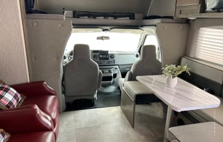 2021 Coachmen 30' of Roadtrip Comfort!