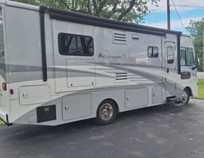 Winnebago Adventurer 27N