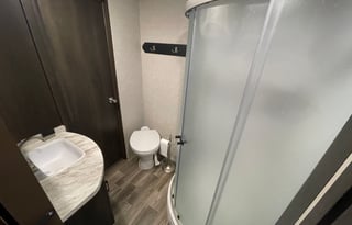 Lauryn and Noah's Pet Friendly 5th Wheel