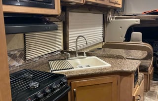 27 Foot Thor Motor Coach