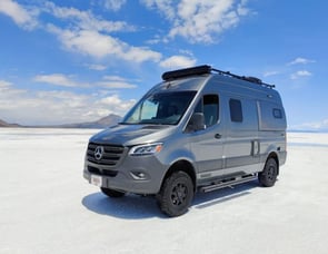 Winnebago Revel 44E